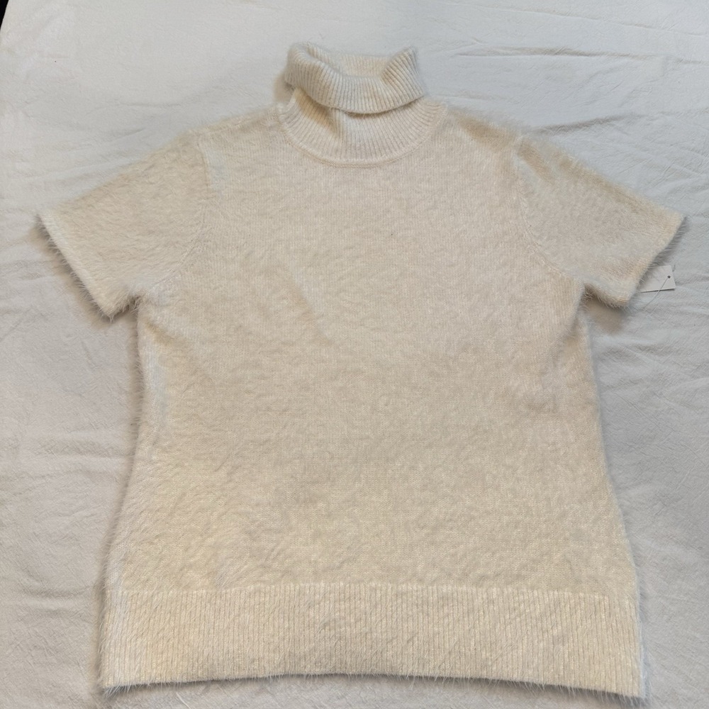 New York & Company XL Off White Fuzzy Eyelash Short Sleeve Turtleneck Sweater